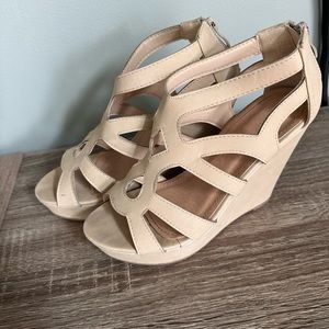 TOP Moda Size 6 Wedge Heels Neutral